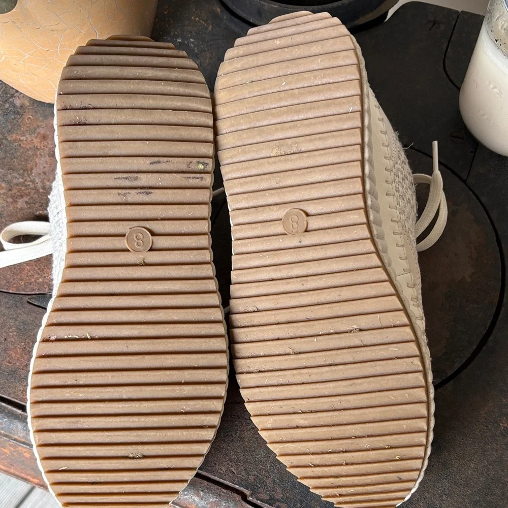 Universal Thread Cream Textured Sneakers - Picture 6 of 7